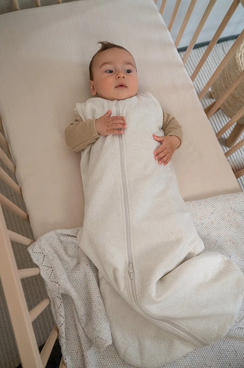 Hopper - Babyslaapzak met Afritsbare Mouwen - Crème - 98cm - 2.4 TOG - Autostoel - Slaapzak Baby Winter by Lodger in Cream – product photo