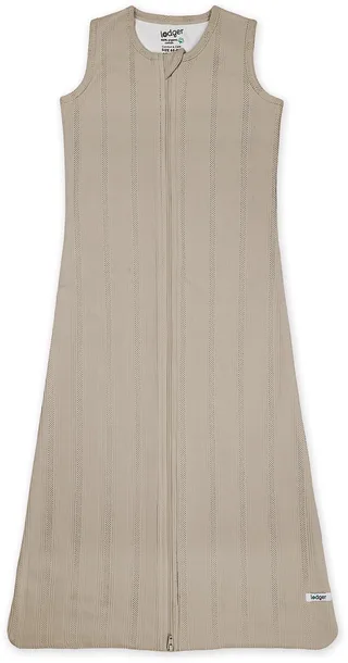 Newborn slaapzak zomer 62cm - Veilige aansluiting bij nek en armen - 0.5 TOG - 100% Biologisch Katoen - Pointelle - Beige - Zomerslaapzak von Lodger in Braun – Produktfoto 1 von 2