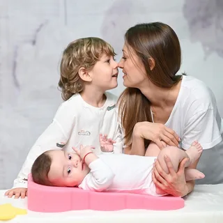 Babybadewanne 1013076, (2-tlg), anatomische Form, Sicherheitsrand, rutschhemmend, ab Geburt geeignet von Lorelli in Rosa – Produktfoto 3 von 3