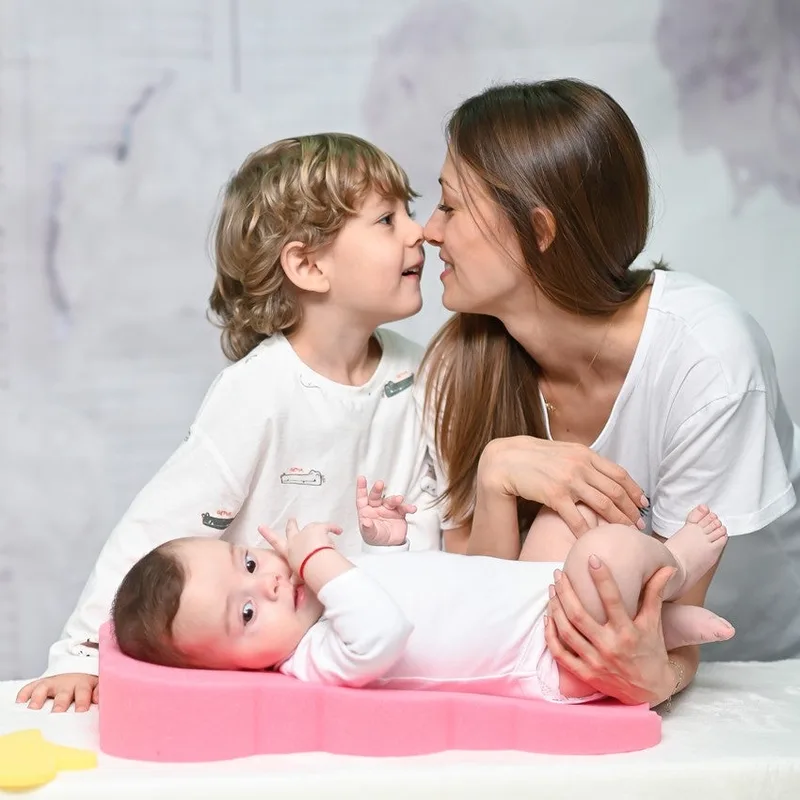 Babybadewanne 1013076, (2-tlg), anatomische Form, Sicherheitsrand, rutschhemmend, ab Geburt geeignet von Lorelli in Rosa – Produktfoto 3 von 3