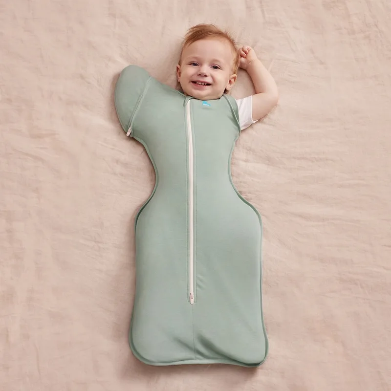 Love to Dream™ Babyslaapzak Swaddle Up™ - Inbakeren afbouwen - Baby 3-6 maanden - 6-8.5 kg - Zomer - Olive by Love to Dream in Olive 0.2 TOG (6 – 8.5 kg) – product photo
