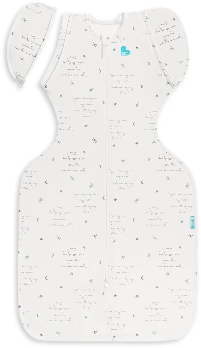 Love to Dream™ Babyslaapzak Swaddle Up™ - Inbakeren afbouwen - Baby 6-9 maanden - 8.5-11 kg - Zomer - 0.2 TOG - Wit met tekst by Love to Dream in Wit – Large 0.2 TOG – 8, 5 – 11 kg – product photo