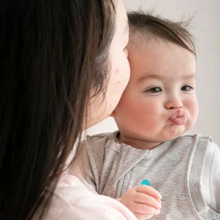 Love to Dream™ Babyslaapzak Swaddle Up™ - Inbakeren - Baby 0-3 maanden - 3.5-6 kg - Winter - 2.5 TOG - Wit von Love to Dream in Wit Dreamer – Produktfoto 3 von 4