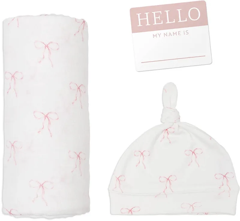 Hello World - Swaddle & Mutsje - Bows, Kraamcadeaus, Babydekens, hydrofiele doeken, babycadeau, comfortabel, tetradoeken, zwangerschapscadeau van Lulujo in Wit – productfoto