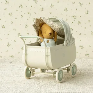 knuffelbeer teddy baby från Maileg – produktbild 3 av 3