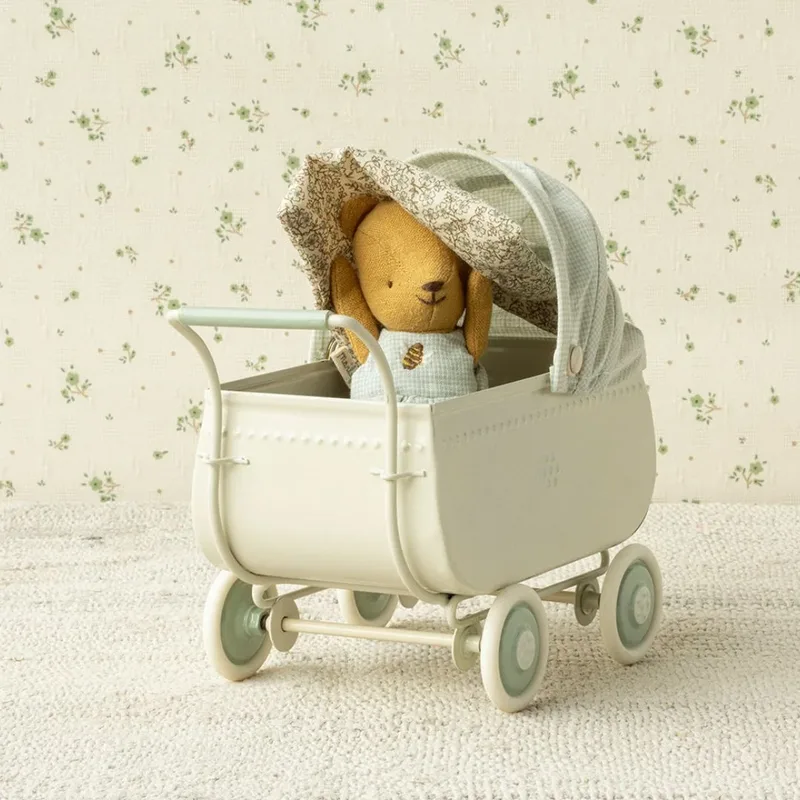 knuffelbeer teddy baby från Maileg – produktbild 3 av 3
