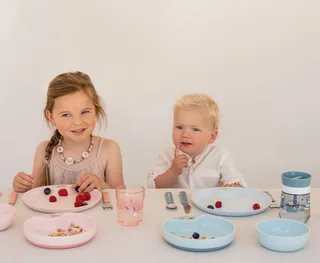 Trinklernbecher Baby 3er Geschirrset mit Trinkbecher, Teller & Löffel, Polypropylene, Edelstahl, Spülmaschinengeeignet, BPA frei, auslaufsicher, 3er Set, Sailors Bay by Mepal – product photo 5 of 5