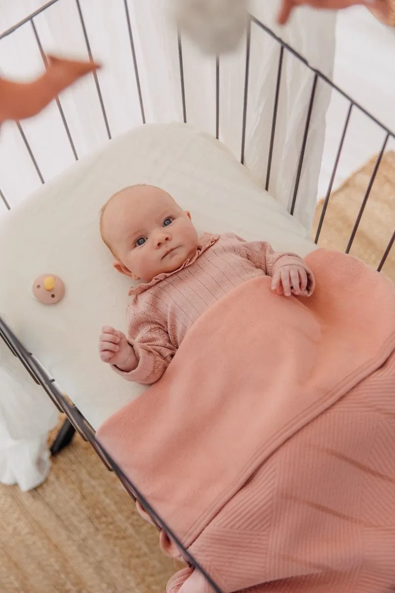 Deken Ledikant Meyco Jaquard Pure Flannel Rose från Meyco – produktbild 4 av 4