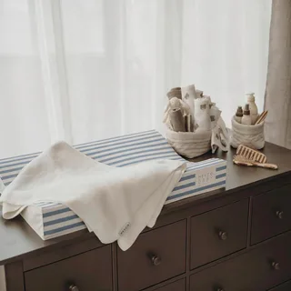 Fat Stripe aankleedkussen - 50x70cm von Meyco in Jeans Blue – Produktfoto 2 von 3