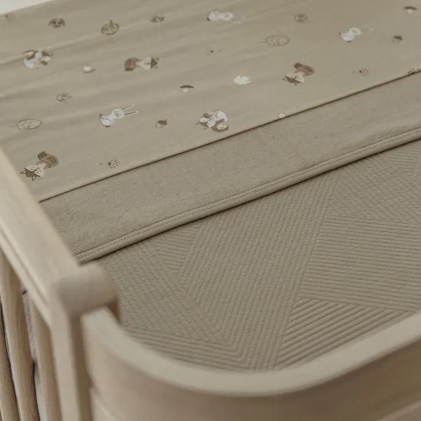 Jacquard Wiegdeken - Flannel - 75x100cm - 1.0 TOG by Meyco in Taupe – product photo 3 of 4