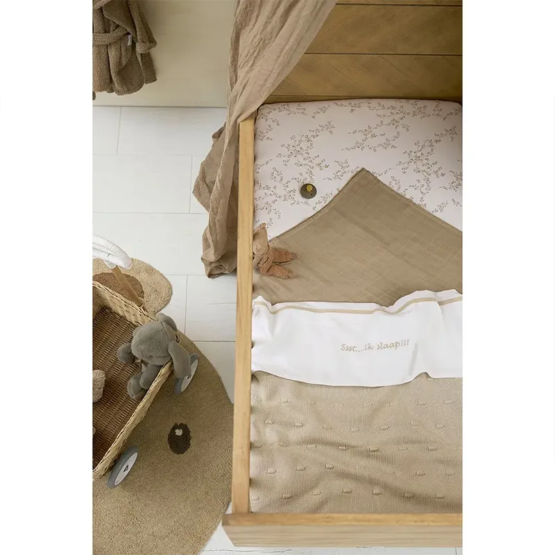 Knots wiegdeken - 75x100cm - 1.0 TOG fra Meyco i Soft Sand – produktbillede 6 af 6
