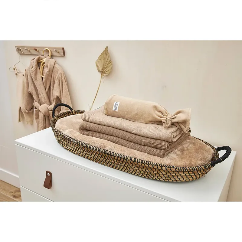 Mini Knots wiegdeken - 75x100cm - 1.0 TOG by Meyco in Sand – product photo 4 of 5