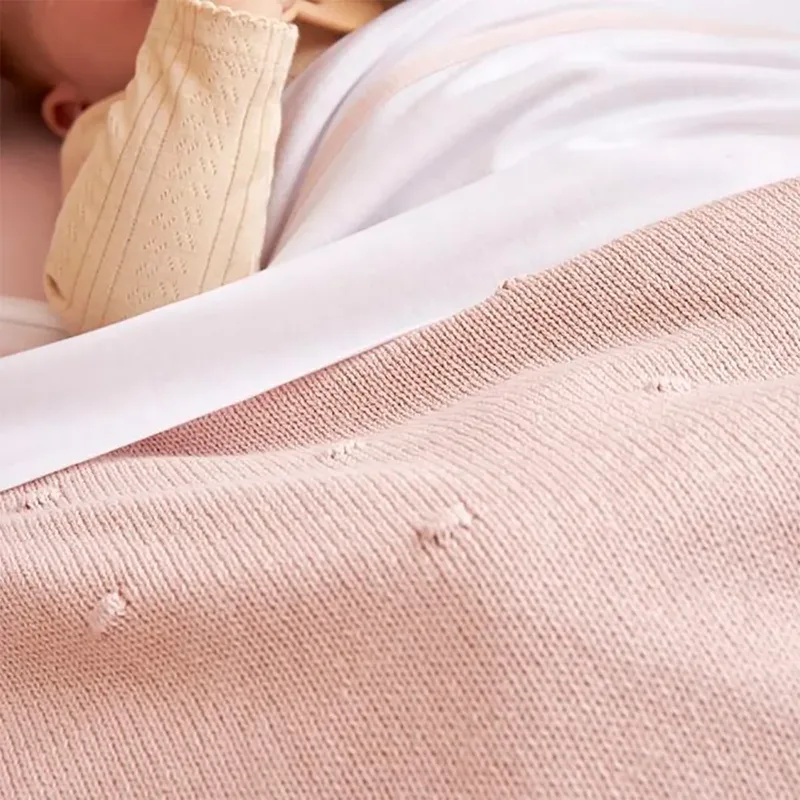 Mini Knots wiegdeken - 75x100cm - 1.0 TOG från Meyco i Soft Pink – produktbild 5 av 5