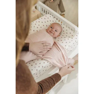 Mini Panther Swaddlemeyco Inbakerdoek - 0-3 Maanden - 2-pack von Meyco in Soft Pink – Produktfoto 2 von 2