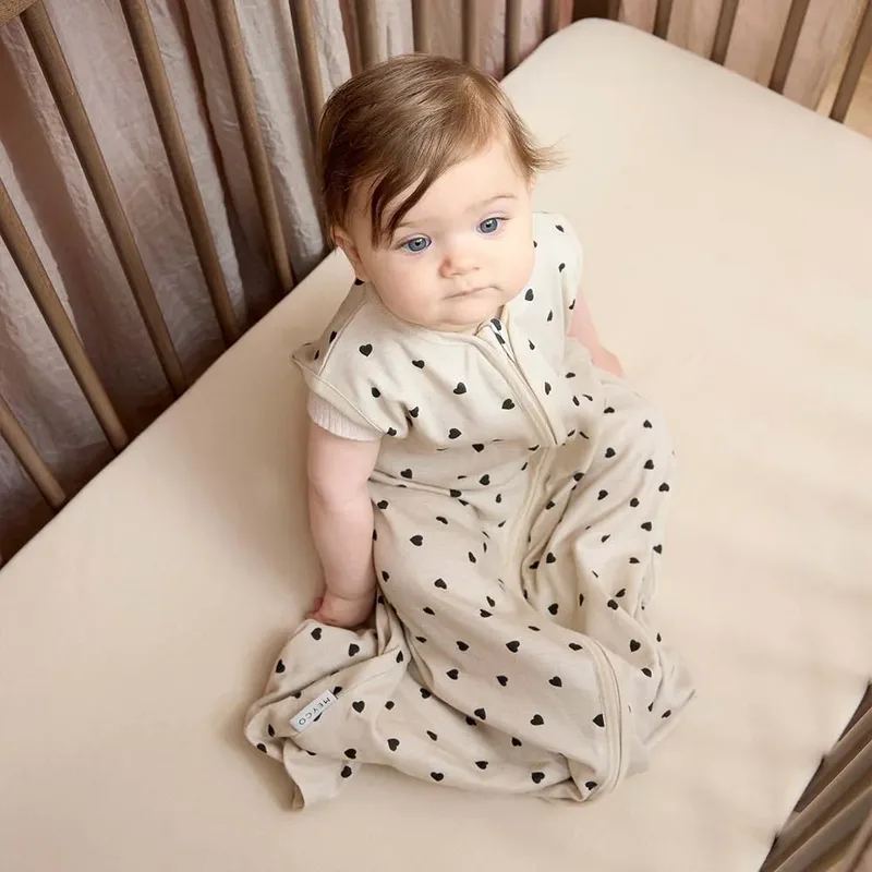 Sweet Heart baby zomerslaapzak - soft sand/black - 60cm - 0.3 TOG de Meyco en Sweet Heart Soft Sand, Noir – photo produit 4 sur 4