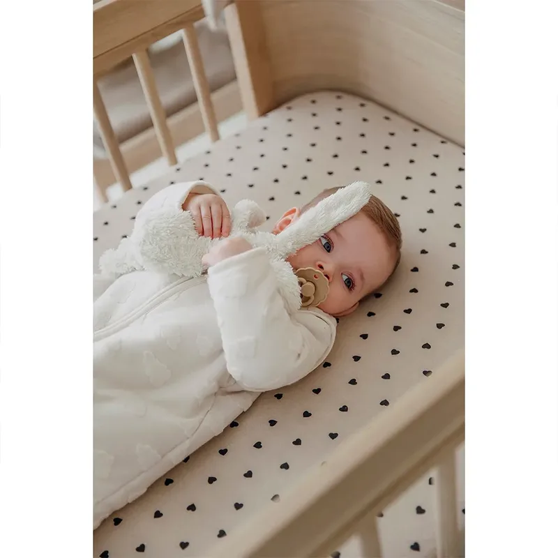 Sweet Heart Hoeslaken Co-sleeper - 50x90cm by Meyco in Soft Sand, Black – product photo 3 of 5