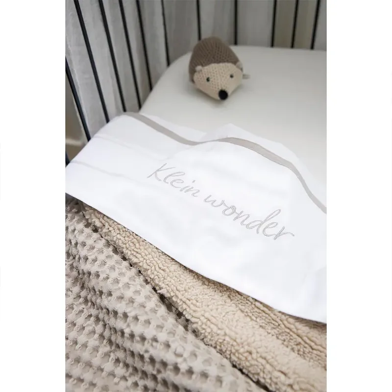 Uni hoeslaken co-sleeper - 50x90cm fra Meyco i Hvid – produktbillede 4 af 4