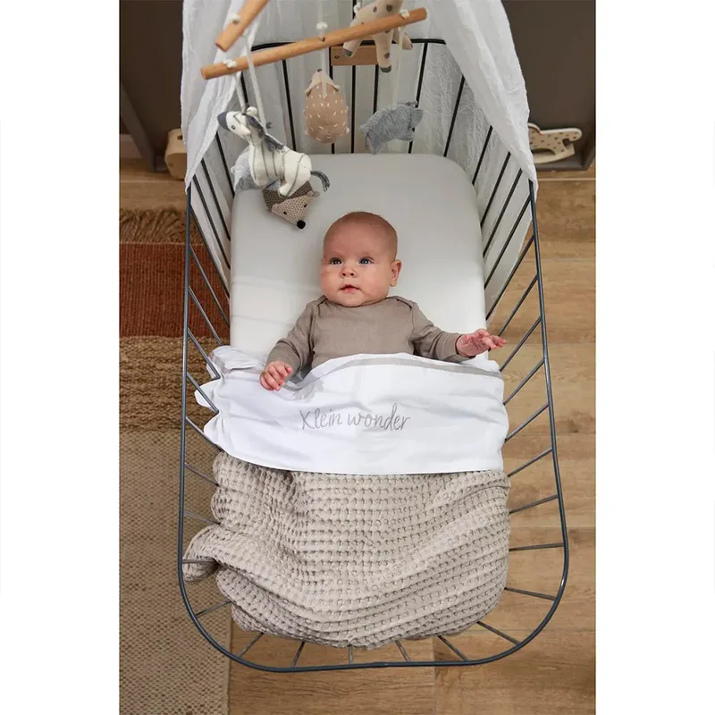 Uni hoeslaken co-sleeper - 50x90cm fra Meyco i Hvid – produktbillede 3 af 4