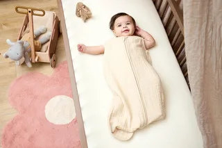 Uni hoeslaken wieg - jersey - 40x80/90cm by Meyco in Natural – product photo 4 of 4
