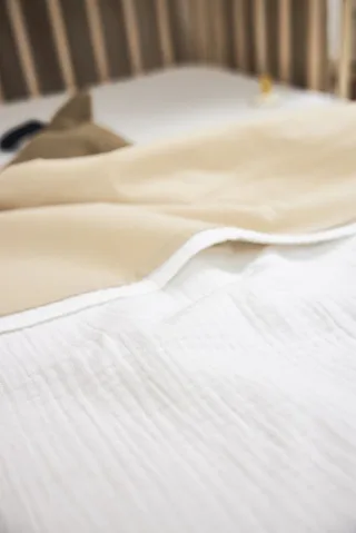 Uni Wieglaken - Pre-washed Hydrofiel - 75x100cm - 0.3 TOG by Meyco in Offwhite – product photo 4 of 4
