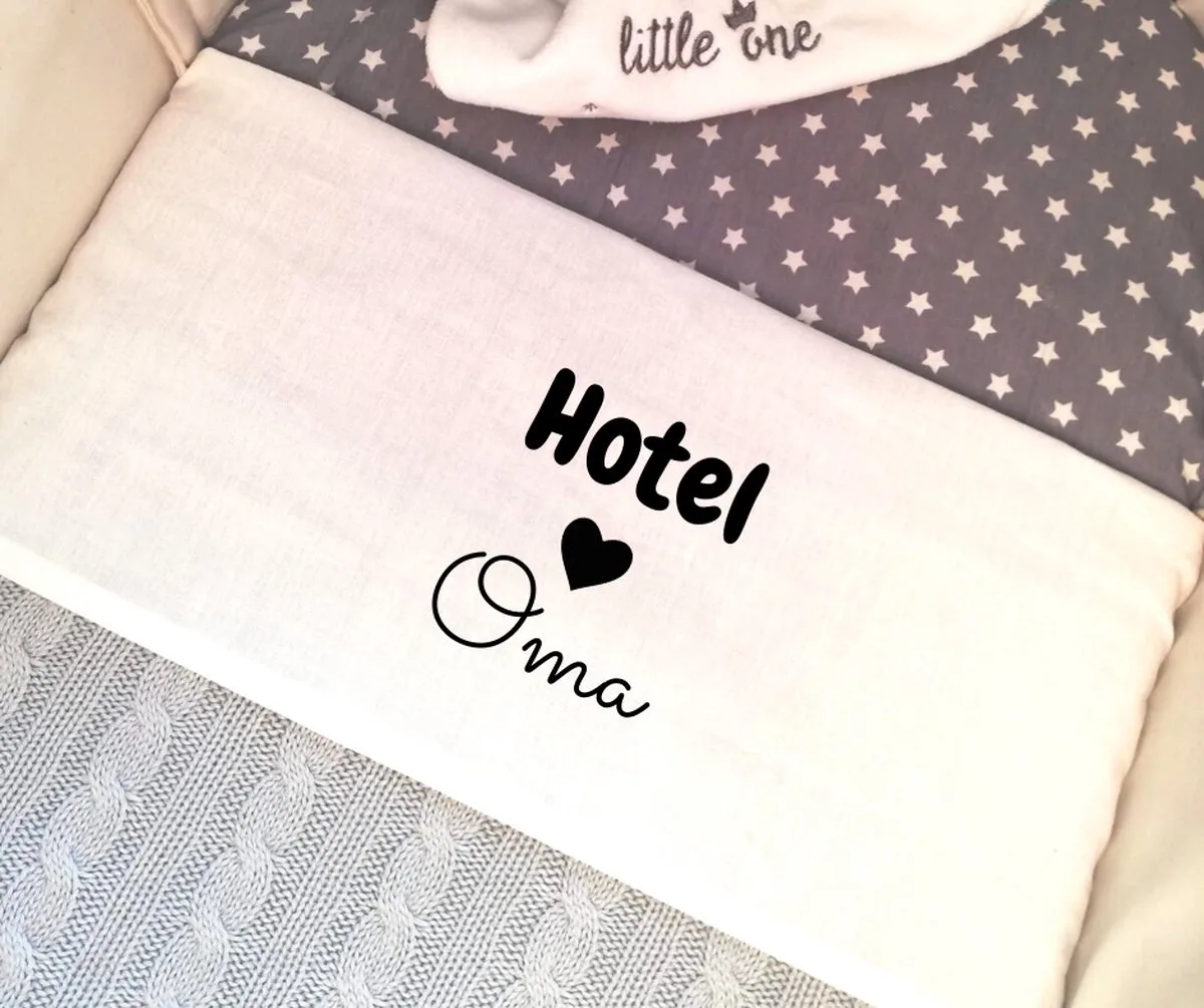 Wieglaken Baby | Hotel Oma | Laken Meyco wit | katoen | wit | 75 x 100 cm | Cadeau voor oma van Meyco in Wit, Hotel oma – productfoto