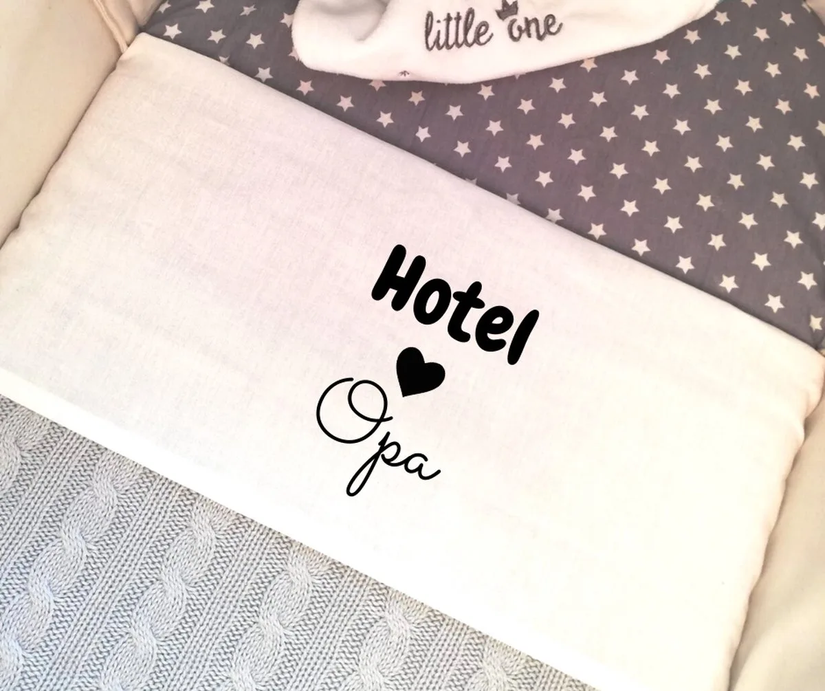 Wieglaken Baby | Hotel Opa | Laken Meyco wit | katoen | wit | 75 x 100 cm | Cadeau voor opa by Meyco in White, Hotel opa – product photo