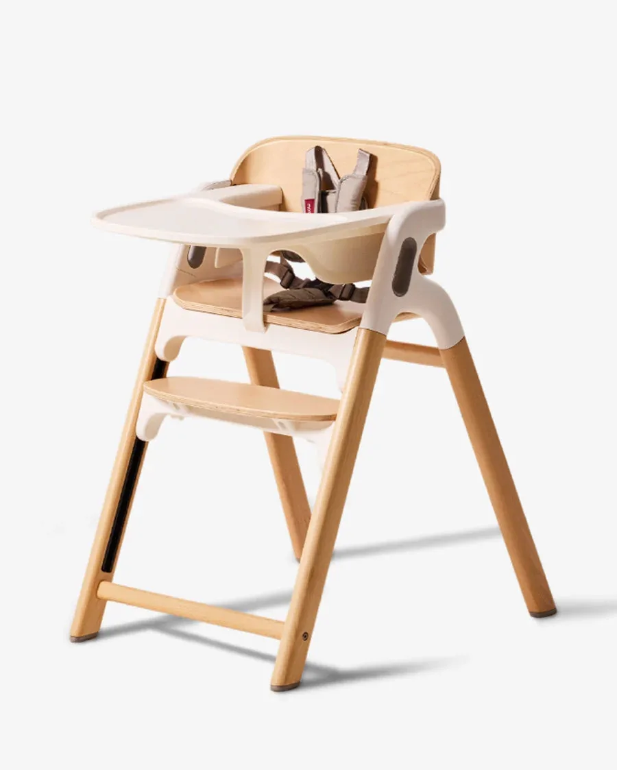 DinerPal Hochstuhl | Farbe von Momcozy in Natural Wood Color – Produktfoto