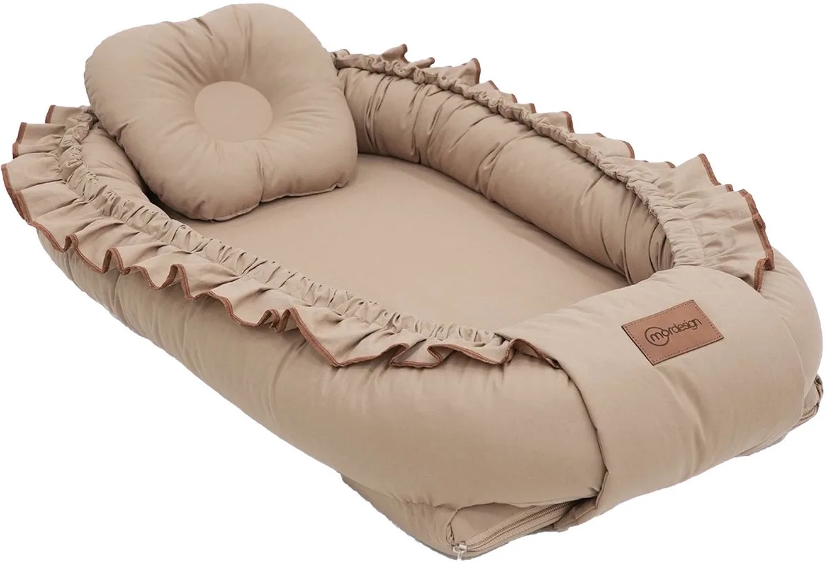 Morremix Ruffle Cappuccino Large Babynest van MorDesign in Beige – productfoto