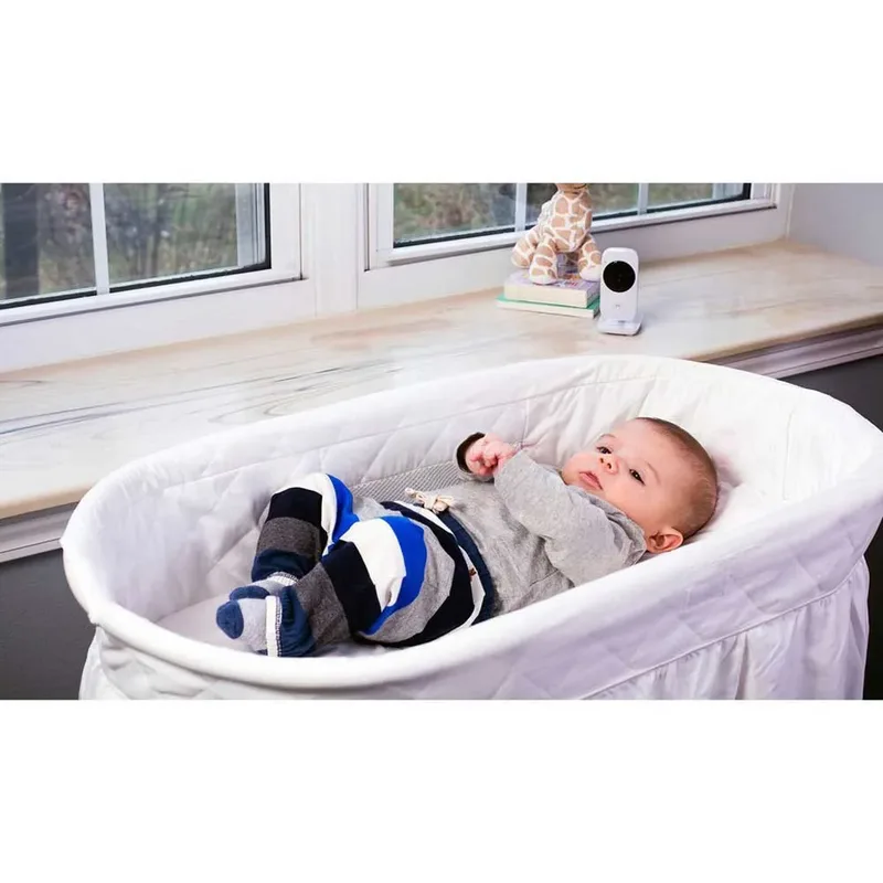 Babyfoon met Camera - Baby Monitor VM481 - Baby Camera met – 2,0‑Inch Kleurenscherm – Infrarood Nachtzicht – Digitale Zoom – LED Geluidsindicator – FHSS Connectie - 300M Bereik by Motorola in White – product photo 4 of 5