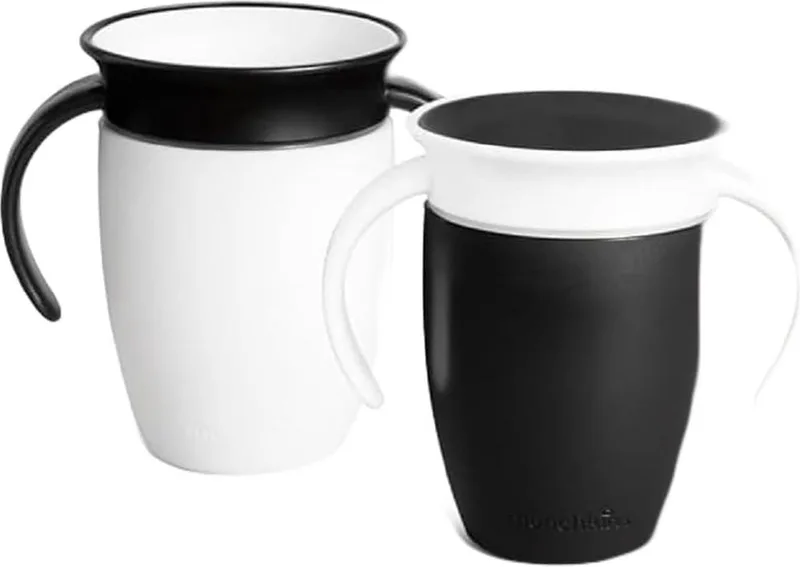 Miracle Trainer 360 Graden Drinkbeker- BPA-vrij - Lekvrij - Vaatwasmachinebestendig - 6 Maanden + - Set van 2 - Zwart/Wit - 207 ml van Munchkin in Trainer Zwart & Wit – productfoto