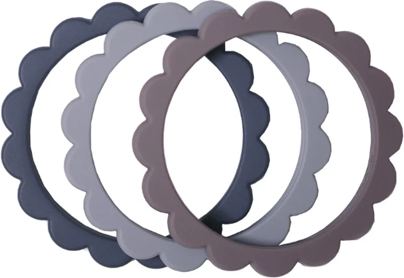 Bloemen Bijtring / Armband Dove Gray 3 Stuks van Mushie in Steel, Donkergrijs, Stone – productfoto