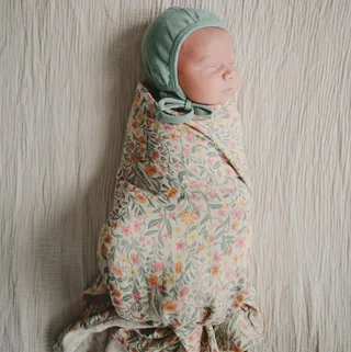 Hydrofiele Doek XL Swaddle Pastel Blooms by Mushie in Multicolour – product photo 2 of 2