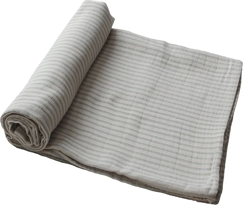 Hydrofiele Doek XL Swaddle - Sage Stripes by Mushie in Green – product photo