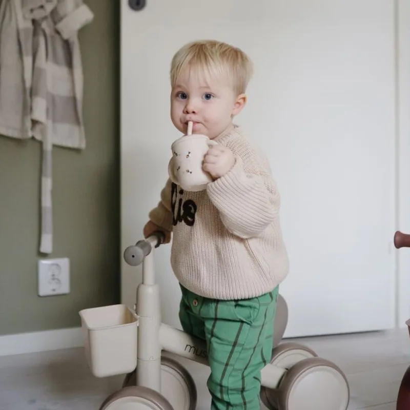 Oefenbeker met Rietje - Bees by Mushie in Beige – product photo 4 of 4