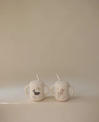 Oefenbeker met Rietje - Whales van Mushie in Créme – productfoto 2 van 4