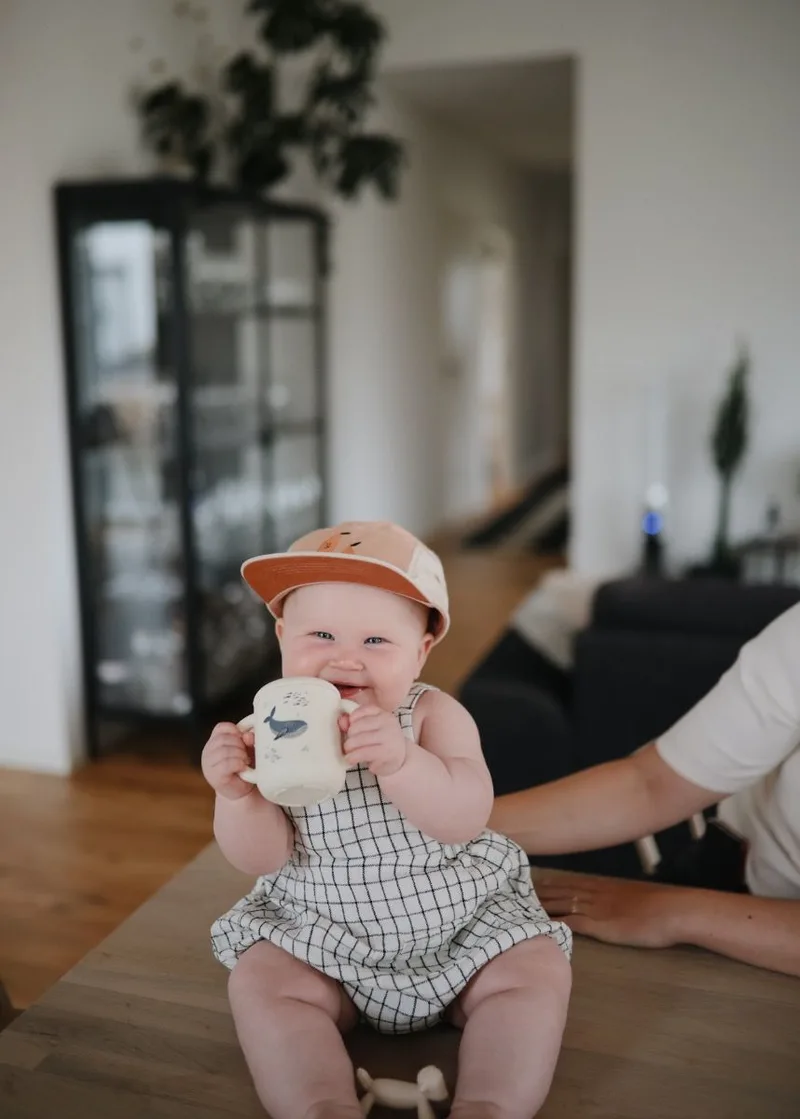 Oefenbeker met Rietje - Whales van Mushie in Créme – productfoto 4 van 4
