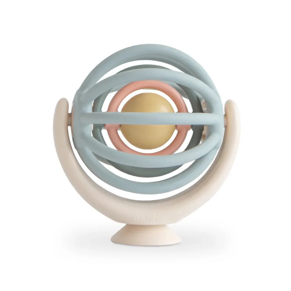 Sensorisch Draaispeeltje Mushie Spinner Bal van Mushie – productfoto