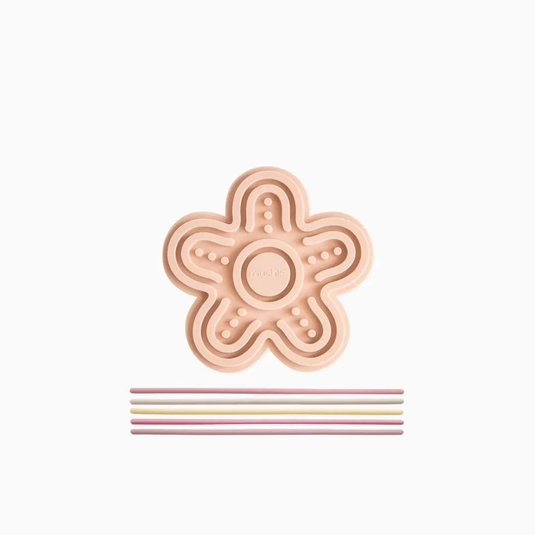 sensory toy - bloem by Mushie – product photo