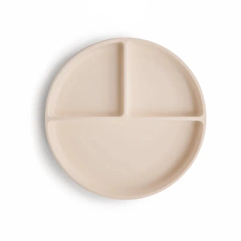 siliconen bord met verdeling en zuignap - Shifting Sand von Mushie in [Beige] – Produktfoto