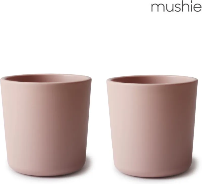 Siliconen drinkbeker fra Mushie i Blush – produktbillede