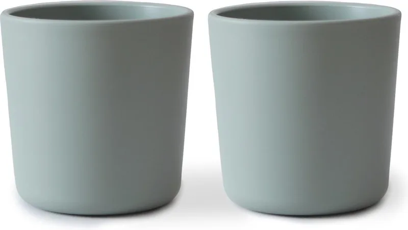 Siliconen drinkbeker van Mushie in Sage – productfoto