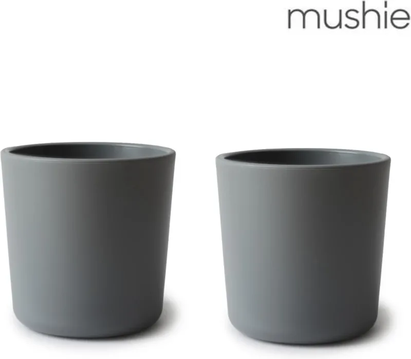 Siliconen drinkbeker van Mushie in Smoke – productfoto