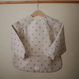 Slab Met Mouwen - Cherries by Mushie in Blush – product photo 4 of 4