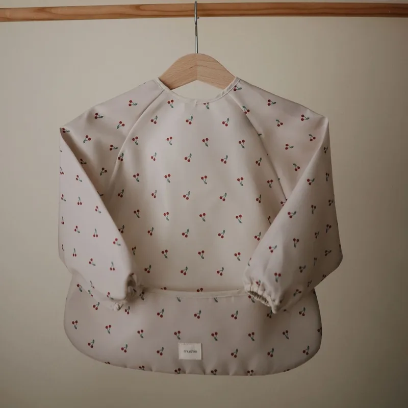 Slab Met Mouwen - Cherries by Mushie in Blush – product photo 4 of 4