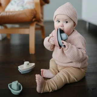 Stapelbare Badbootjes| Badspeelgoed en Badspeeltjes van Mushie – productfoto 2 van 3