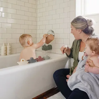 Stapelbare Badbootjes| Badspeelgoed en Badspeeltjes van Mushie – productfoto 3 van 3