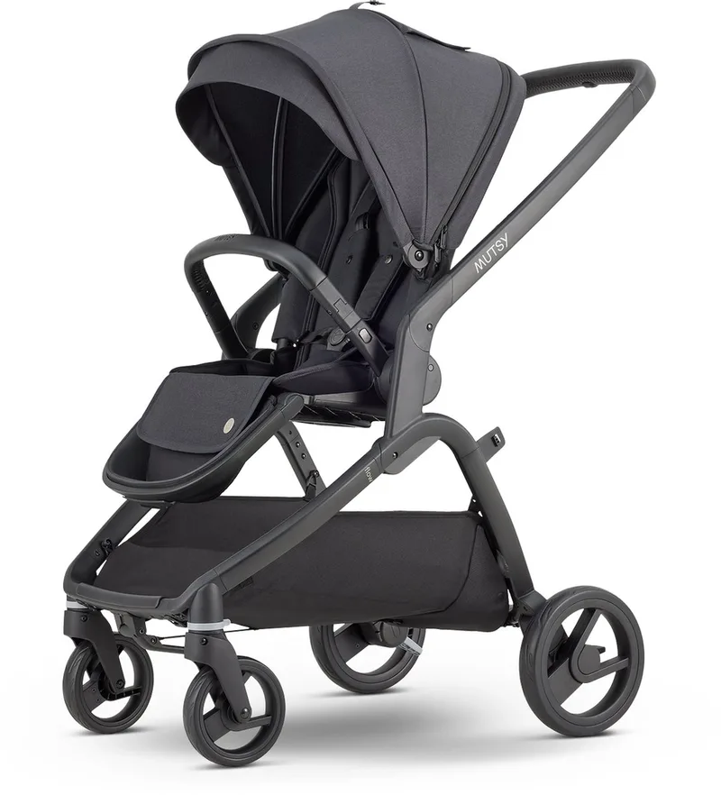 Flow Kinderwagen - Lichtgewicht Frame - Snel Opvouwsysteem van Mutsy in North Black – productfoto