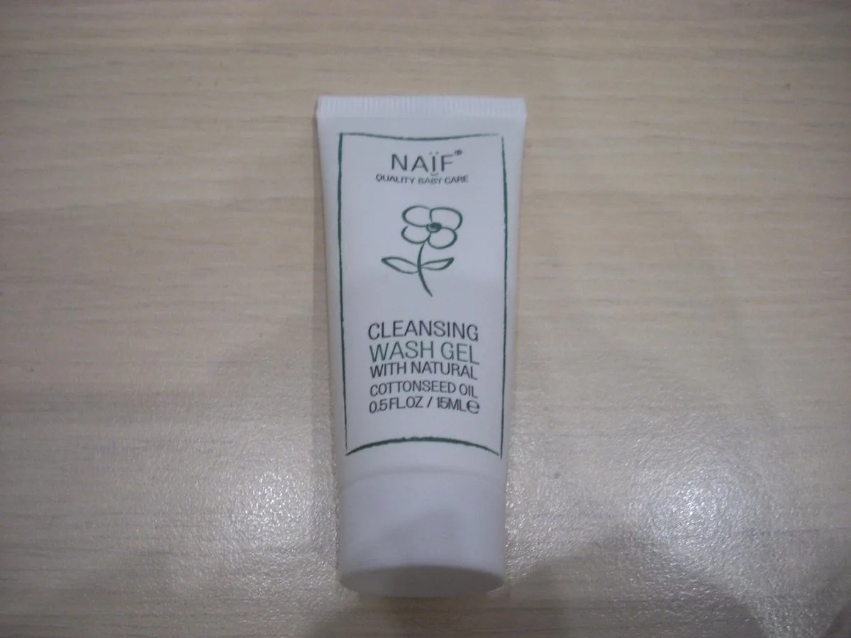 Care mini - Cleansing Wasgel - 15ml - Reisverpakking von Naïf – Produktfoto