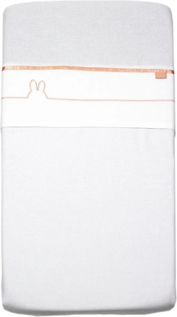 Wieglaken - Smile - 75 x 100 cm - borduur + bias briljant - coral pink van Nijntje in Wit met perzik – productfoto