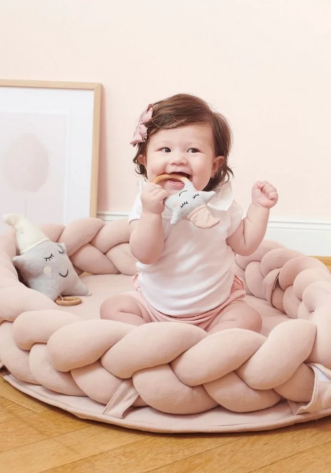 Kuschelnest Bettnest Reisebett Cocoon Moseskorb Bettnest, 3in1: Bettschlange geflochten+Krabbeldecke+Babynest, TÜV getestet de Nordic Coast Company en Rose – photo produit 3 sur 5